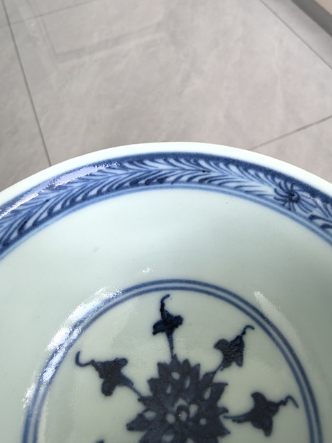 古玩陶瓷青花纏枝花卉紋茶碗真品鑒賞圖