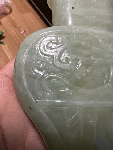 古玩玉器岫玉雕“獸面紋瓶”真品鑒賞圖