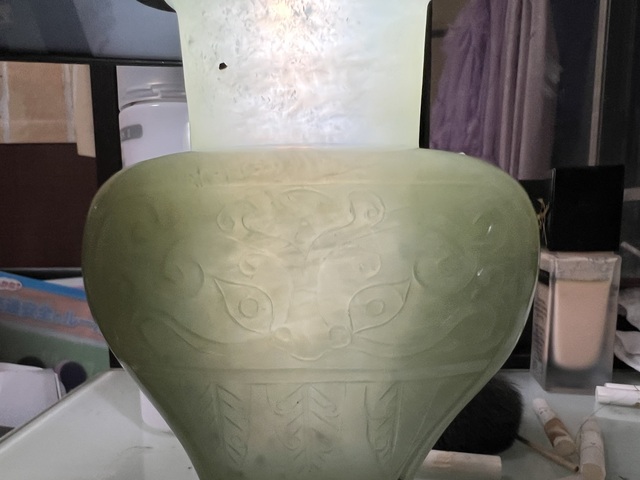 古玩玉器岫玉雕“獸面紋瓶”真品鑒賞圖