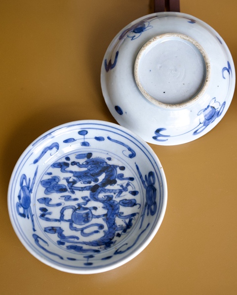 古玩陶瓷青花盤真品鑒賞圖