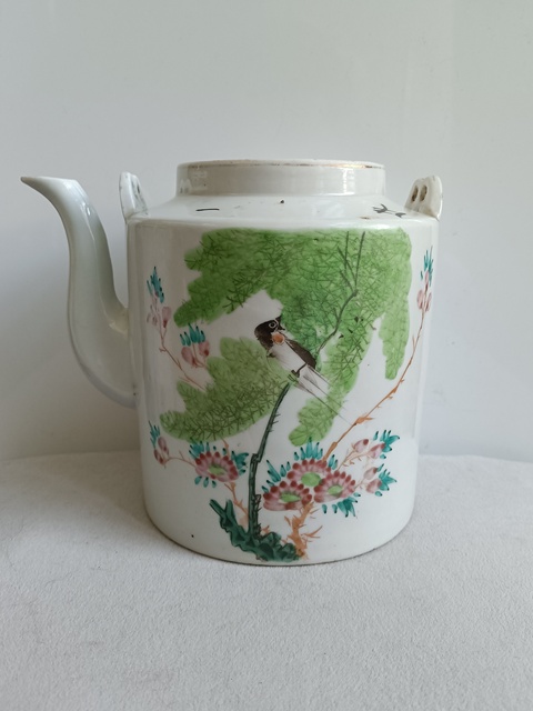 古玩陶瓷粉彩柳樹花鳥紋提梁壺真品鑒賞圖