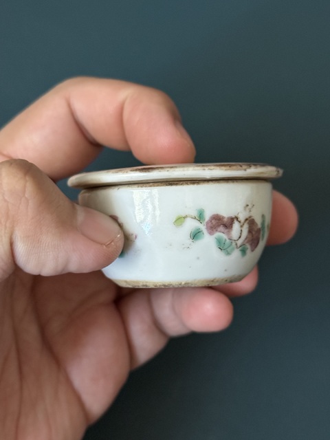 古玩陶瓷清·同治粉彩麒麟送子文房印泥盒拍賣，當前價格880元