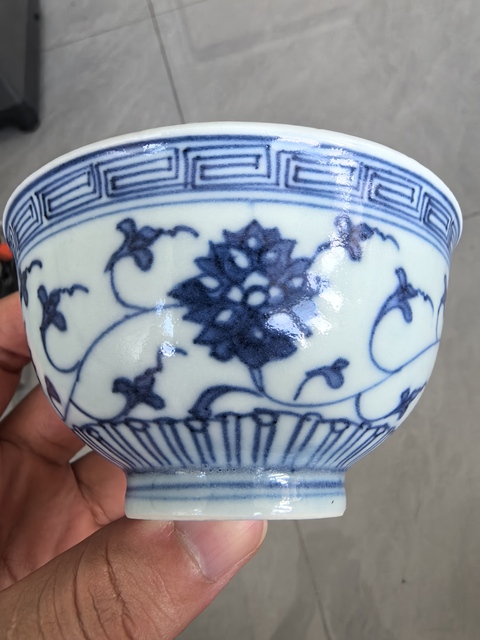 古玩陶瓷青花纏枝花卉紋茶圓真品鑒賞圖
