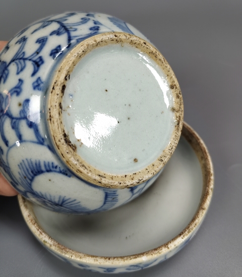 古玩陶瓷青花淡描花卉喜字粉盒真品鑒賞圖