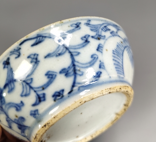 古玩陶瓷青花淡描花卉喜字粉盒真品鑒賞圖