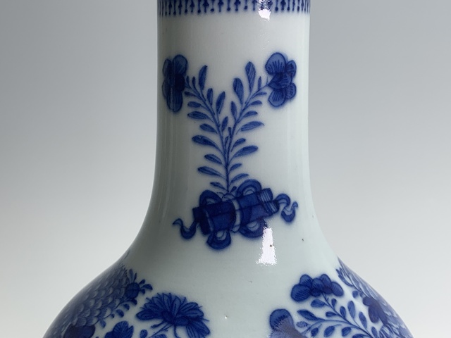 古玩陶瓷清中晚期·青花雜寶紋天球瓶拍賣,當前價格2032元