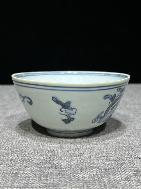 古玩陶瓷明萬歷青花夔龍紋碗真品鑒賞圖