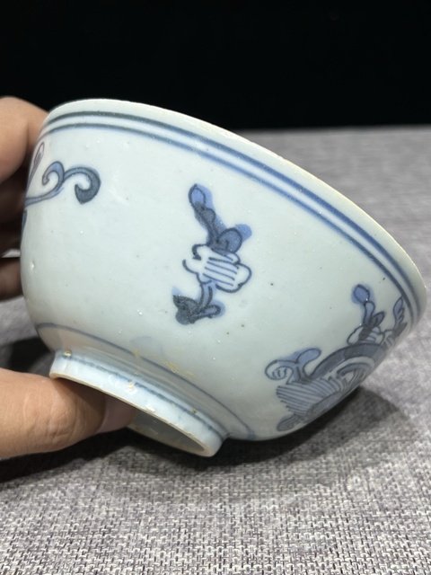 古玩陶瓷明萬歷青花夔龍紋碗真品鑒賞圖