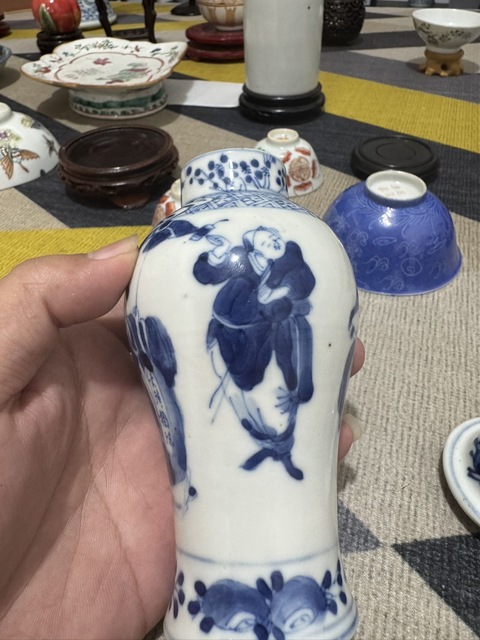 古玩陶瓷青花市井人物雞腿瓶真品鑒賞圖
