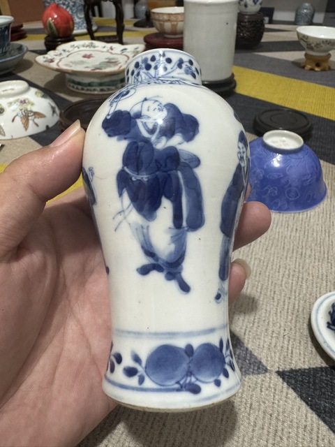 古玩陶瓷青花市井人物雞腿瓶真品鑒賞圖