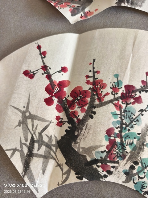 古玩字畫無(wú)款梅花扇面拍賣，當(dāng)前價(jià)格880元