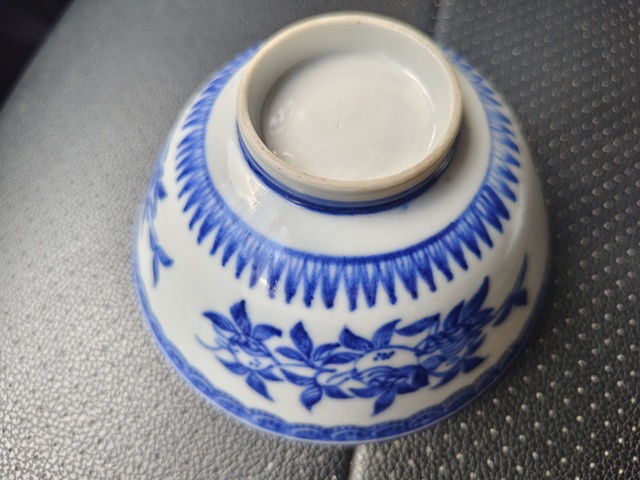 古玩陶瓷青花三多紋蓋碗真品鑒賞圖