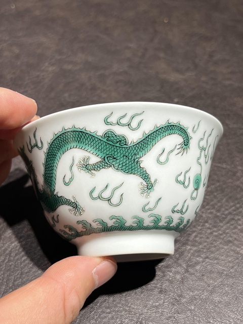 古玩陶瓷清道光綠彩龍紋碗真品鑒賞圖