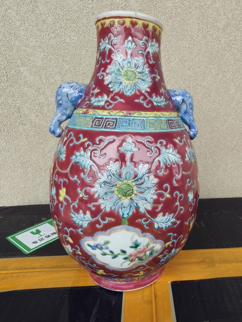 古玩陶瓷民國 胭脂紅地粉彩花卉紋象耳尊拍賣，當前價格4500元