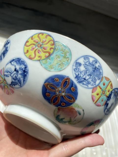 古玩陶瓷青花粉彩描金皮球花紋碗真品鑒賞圖