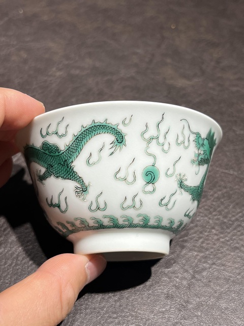 古玩陶瓷清道光綠彩龍紋碗真品鑒賞圖