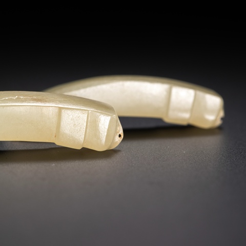 古玩玉器西周玉蠶一對真品鑒賞圖