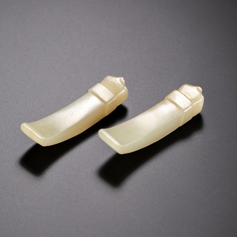 古玩玉器西周玉蠶一對真品鑒賞圖