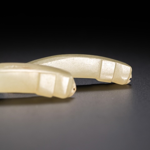 古玩玉器西周玉蠶一對真品鑒賞圖