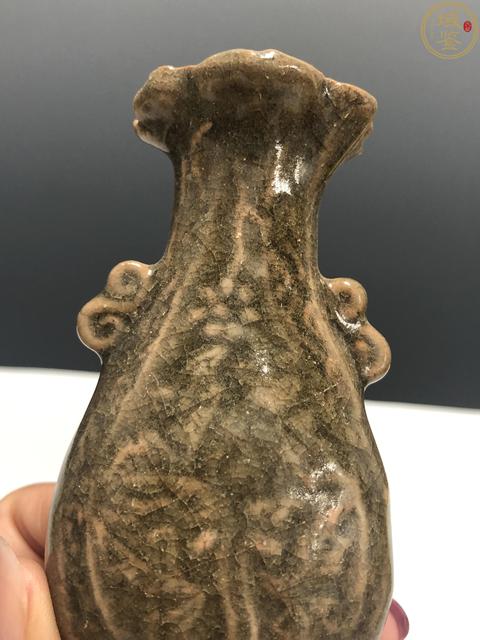古玩陶瓷元末明初·青釉模印花卉紋雙耳小瓶拍賣，當前價格2100元