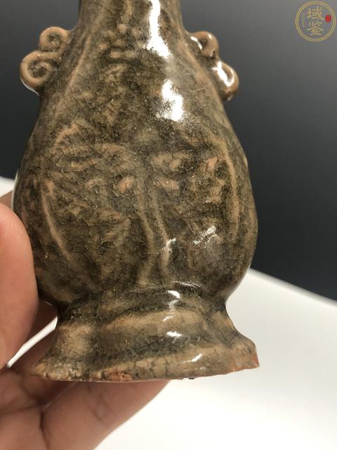 古玩陶瓷元末明初·青釉模印花卉紋雙耳小瓶拍賣，當前價格2100元