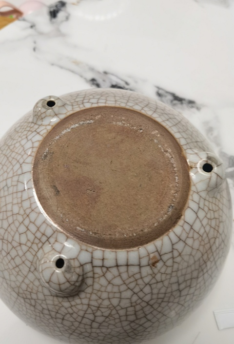 古玩陶瓷哥釉三乳足缽式香爐真品鑒賞圖
