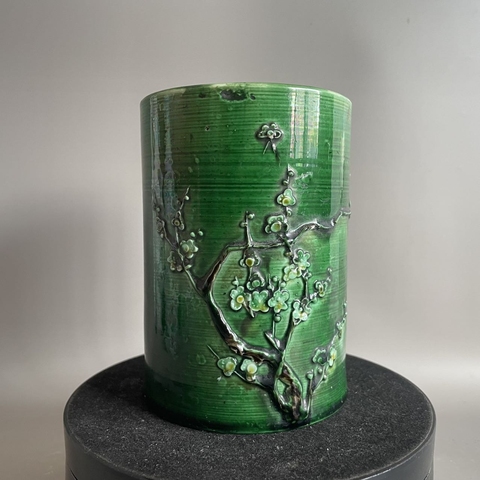 古玩陶瓷民國(guó)綠釉堆塑花卉紋筆筒真品鑒賞圖