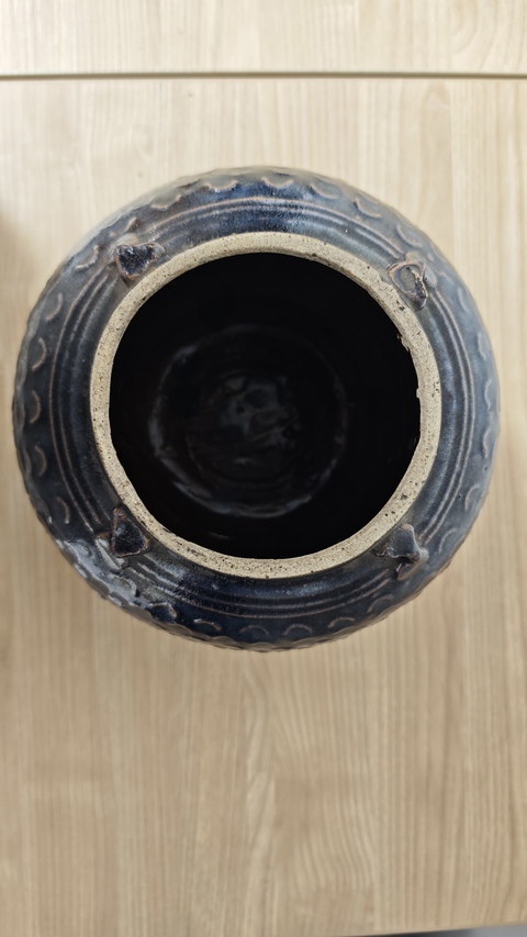 古玩陶瓷黑釉海水紋四系罐真品鑒賞圖