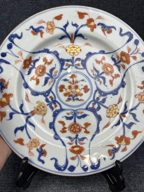 古玩陶瓷青花礬紅描金花卉紋盤真品鑒賞圖