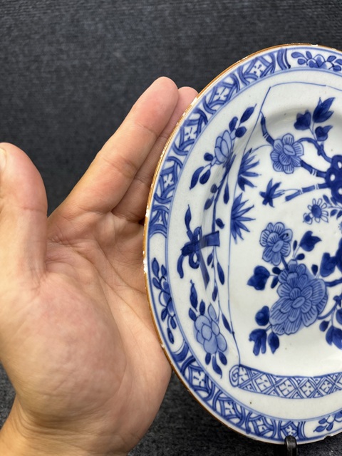 古玩陶瓷青花書卷開窗花卉紋盤真品鑒賞圖