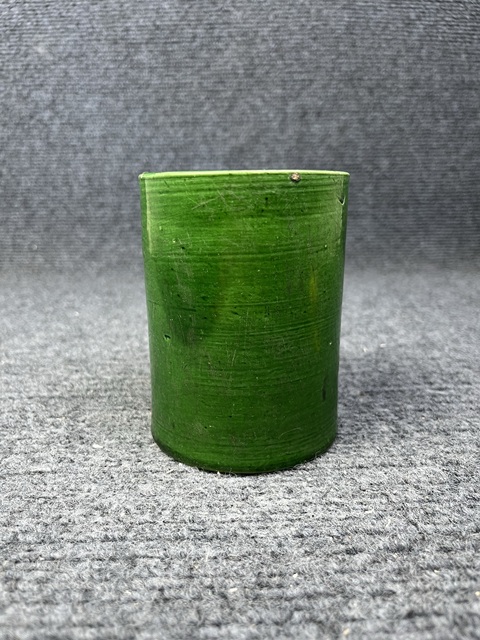 古玩陶瓷素三彩堆塑松鼠葡萄紋筆筒真品鑒賞圖