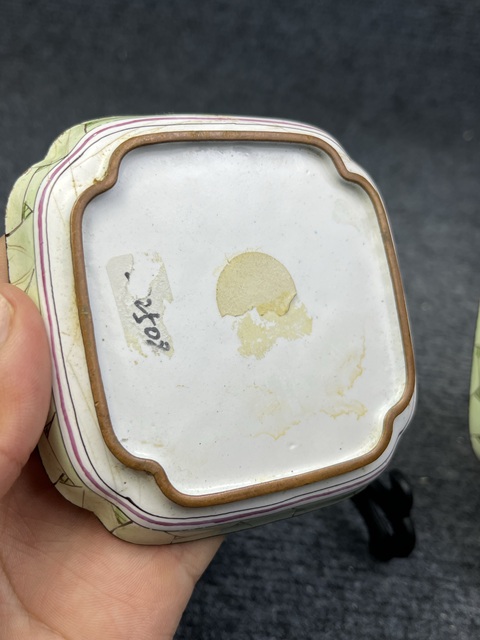 古玩雜項銅胎畫琺瑯花卉紋四方倭角盤一對真品鑒賞圖