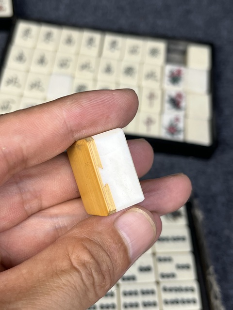 古玩雜項麻將拍賣,當前價格1888元