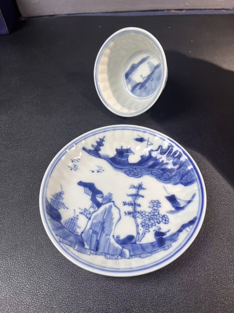 古玩陶瓷山水紋青花杯盤真品鑒賞圖