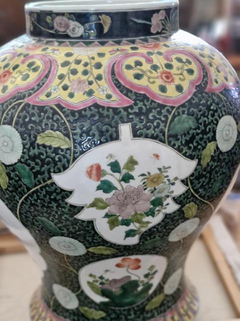 古玩陶瓷花蝶紋五彩將軍罐真品鑒賞圖