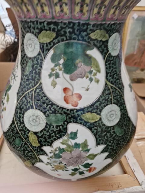 古玩陶瓷花蝶紋五彩將軍罐真品鑒賞圖