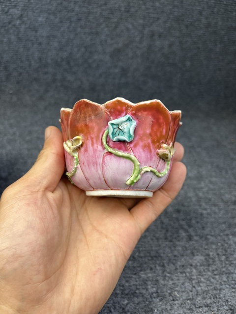 古玩陶瓷粉彩堆塑荷花紋杯碟套拍賣，當前價格3588元