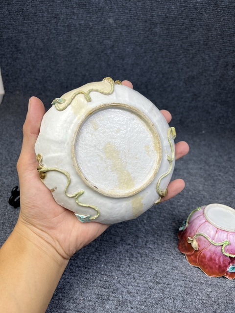 古玩陶瓷粉彩堆塑荷花紋杯碟套拍賣，當前價格3588元