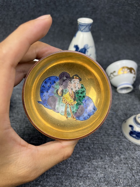 古玩陶瓷日本瓷器一組拍賣,當(dāng)前價(jià)格299元