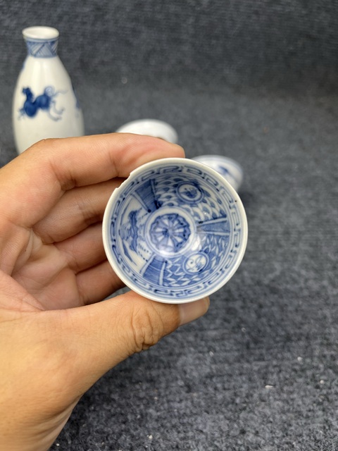 古玩陶瓷日本瓷器一組拍賣,當(dāng)前價(jià)格299元