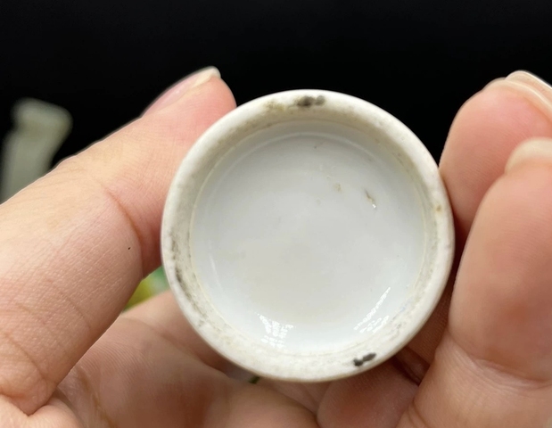 古玩陶瓷龍紋青花鼻煙壺真品鑒賞圖