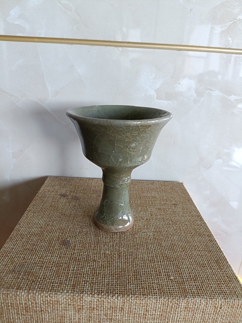 古玩陶瓷龍泉青瓷高足杯真品鑒賞圖