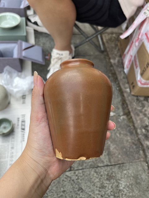 古玩陶瓷宋金時期醬紅釉廣口瓶真品鑒賞圖