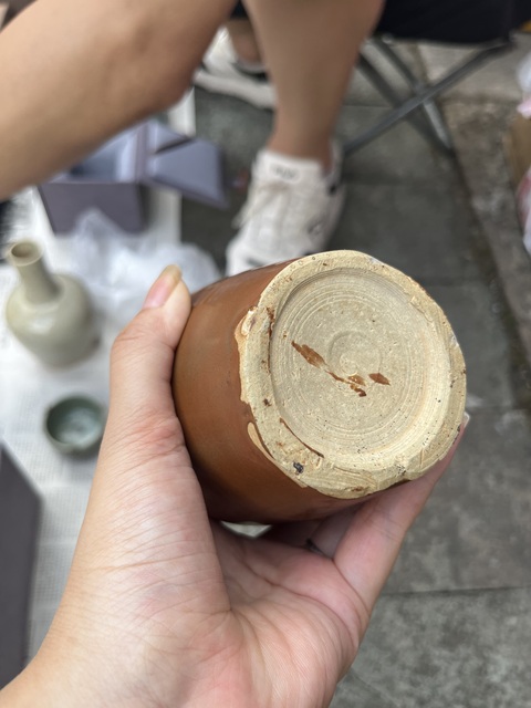 古玩陶瓷宋金時期醬紅釉廣口瓶真品鑒賞圖