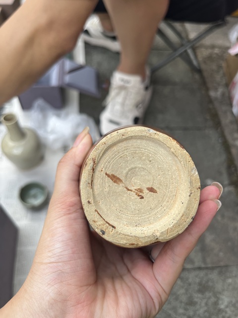 古玩陶瓷宋金時期醬紅釉廣口瓶真品鑒賞圖