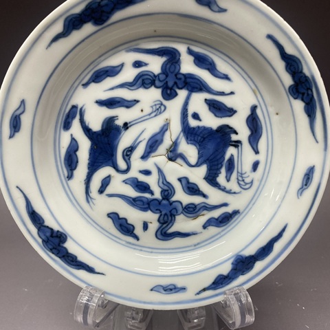 古玩陶瓷云鶴紋青花盤真品鑒賞圖