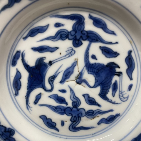 古玩陶瓷云鶴紋青花盤真品鑒賞圖