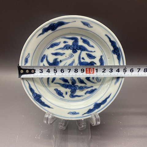 古玩陶瓷云鶴紋青花盤真品鑒賞圖