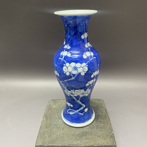 古玩陶瓷清晚期·青花留白冰梅·觀音瓶拍賣,當前價格2900元