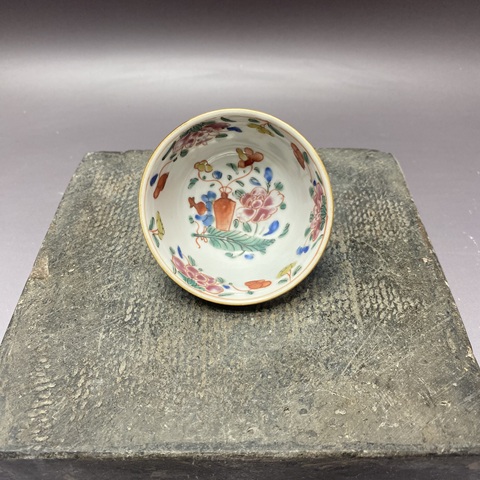 古玩陶瓷清雍正·博古花卉·外紫金釉內(nèi)粉彩杯拍賣，當(dāng)前價格1200元